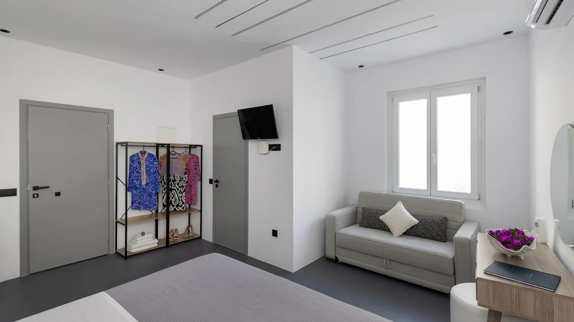 Alexandros Central Suites, Mykonos Town, With Shared Rooftop Terrace