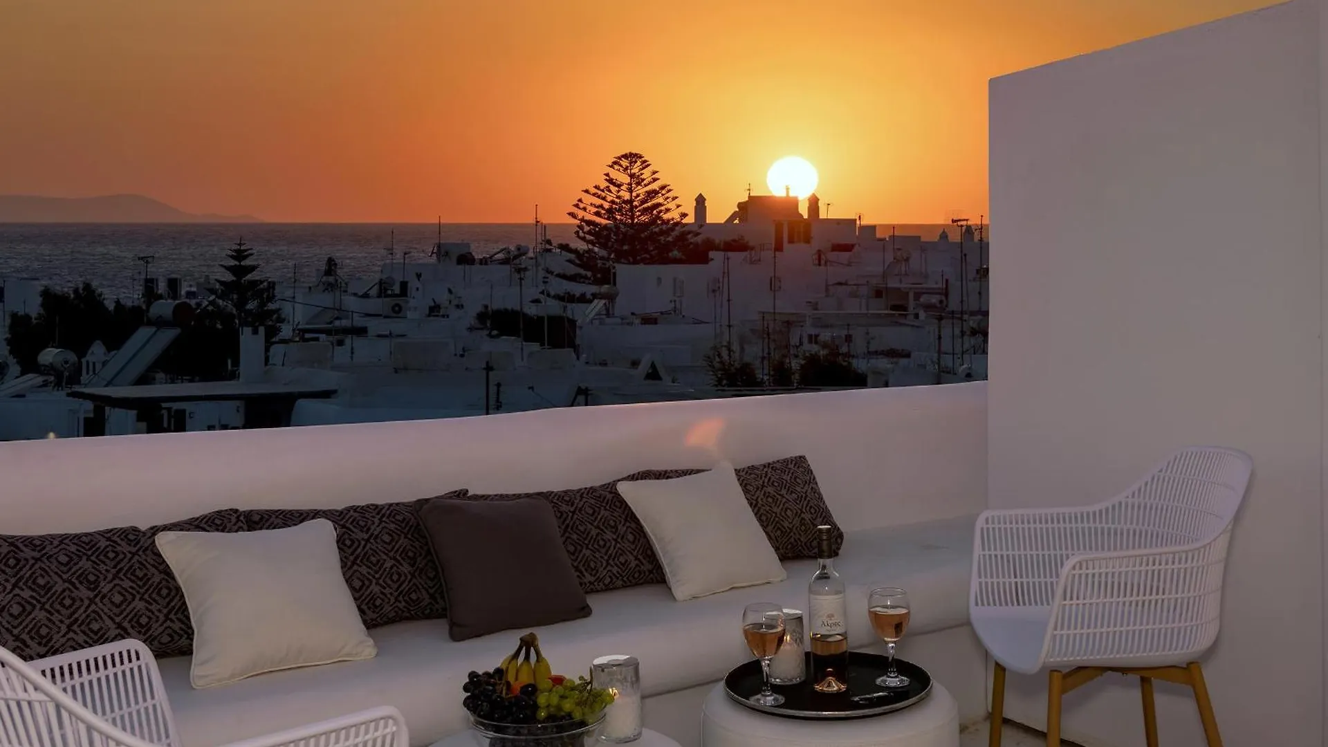 Alexandros Central Suites, Mykonos Town, With Shared Rooftop Terrace